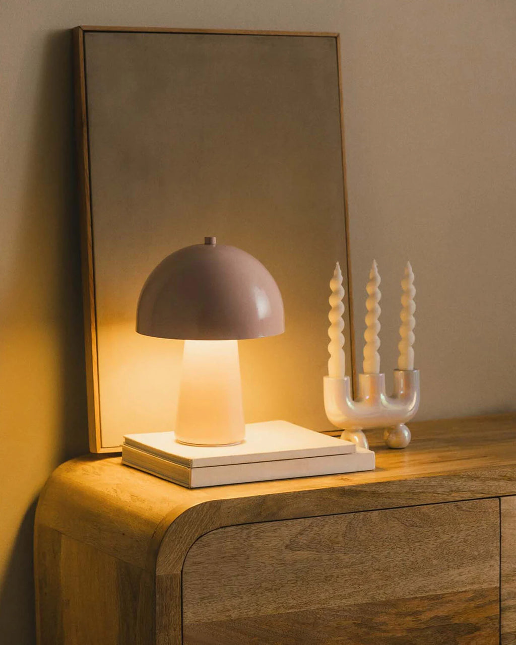 Lampe de table Morel en métal – rose nude