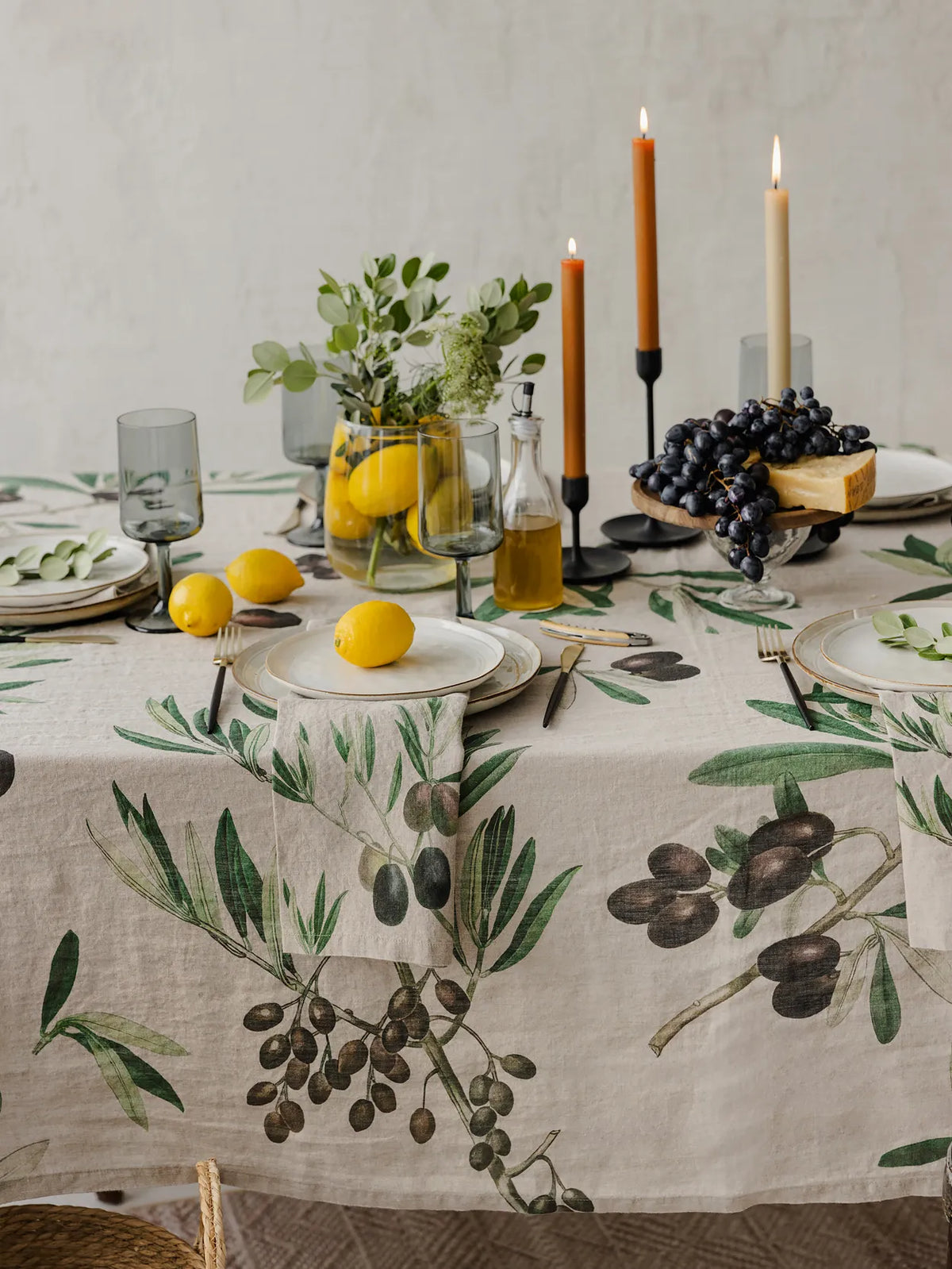 Nappe en lin Olives – 170 × 250 cm – vue 1
